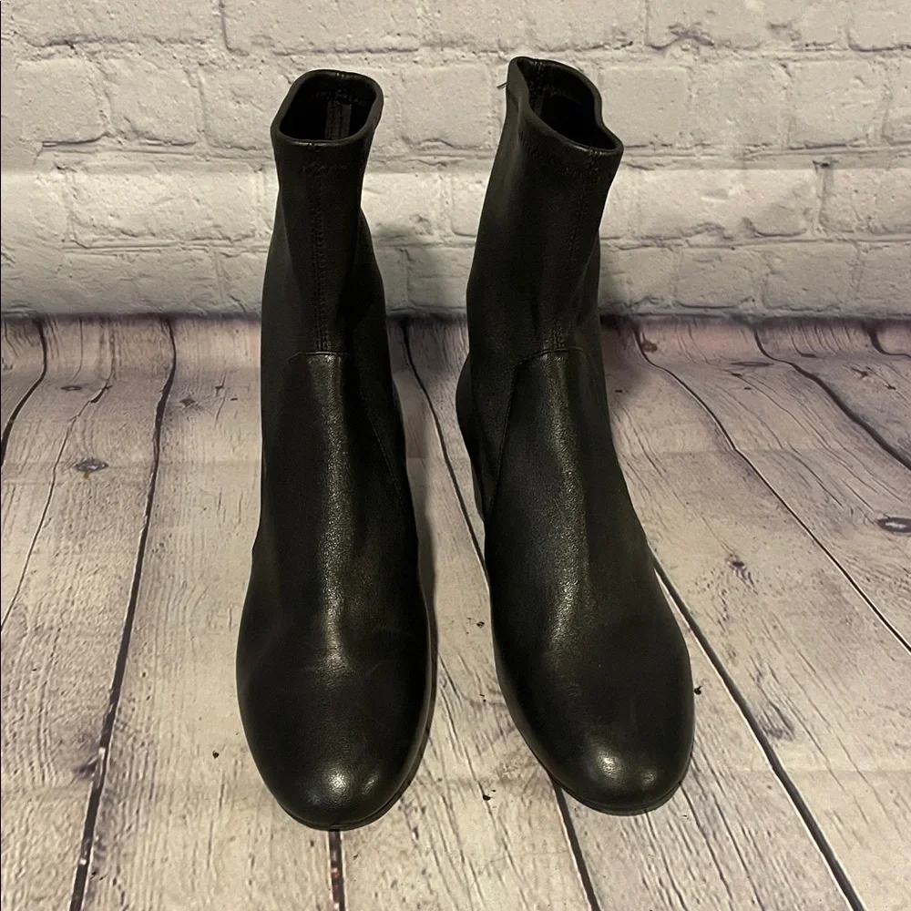 Stuart Weitzman Black Heeled Boots Size 8 Leather Designer Ankle/Booties - Picture 2 of 13
